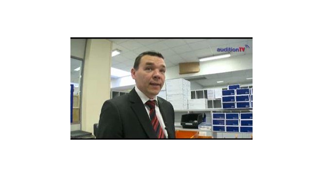 La fabrication des intra-auriculaires chez Starkey : le travail  d’équipes professionnelles.