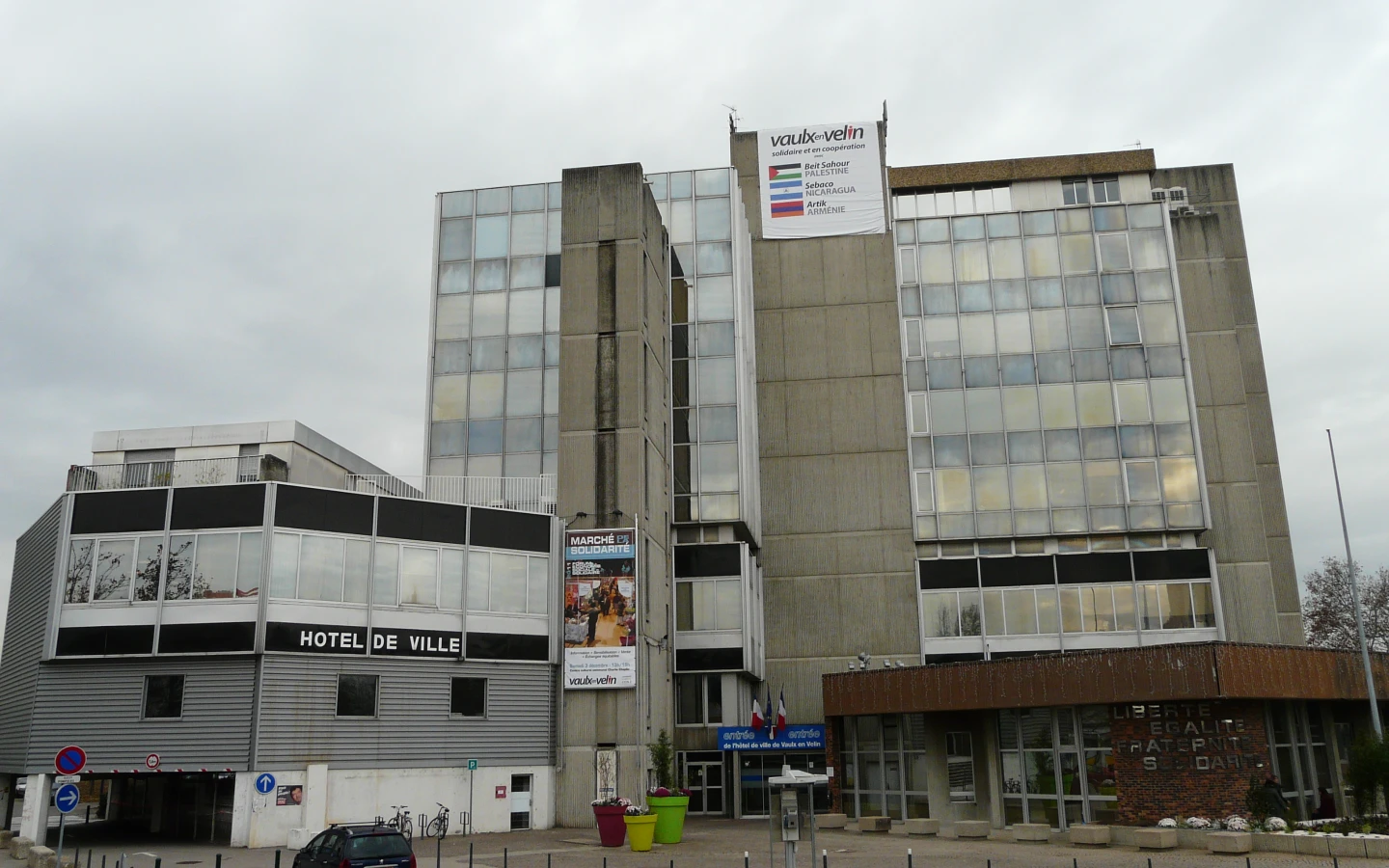   Ecoles spécialisées VAULX EN VELIN - Photo de la ville
